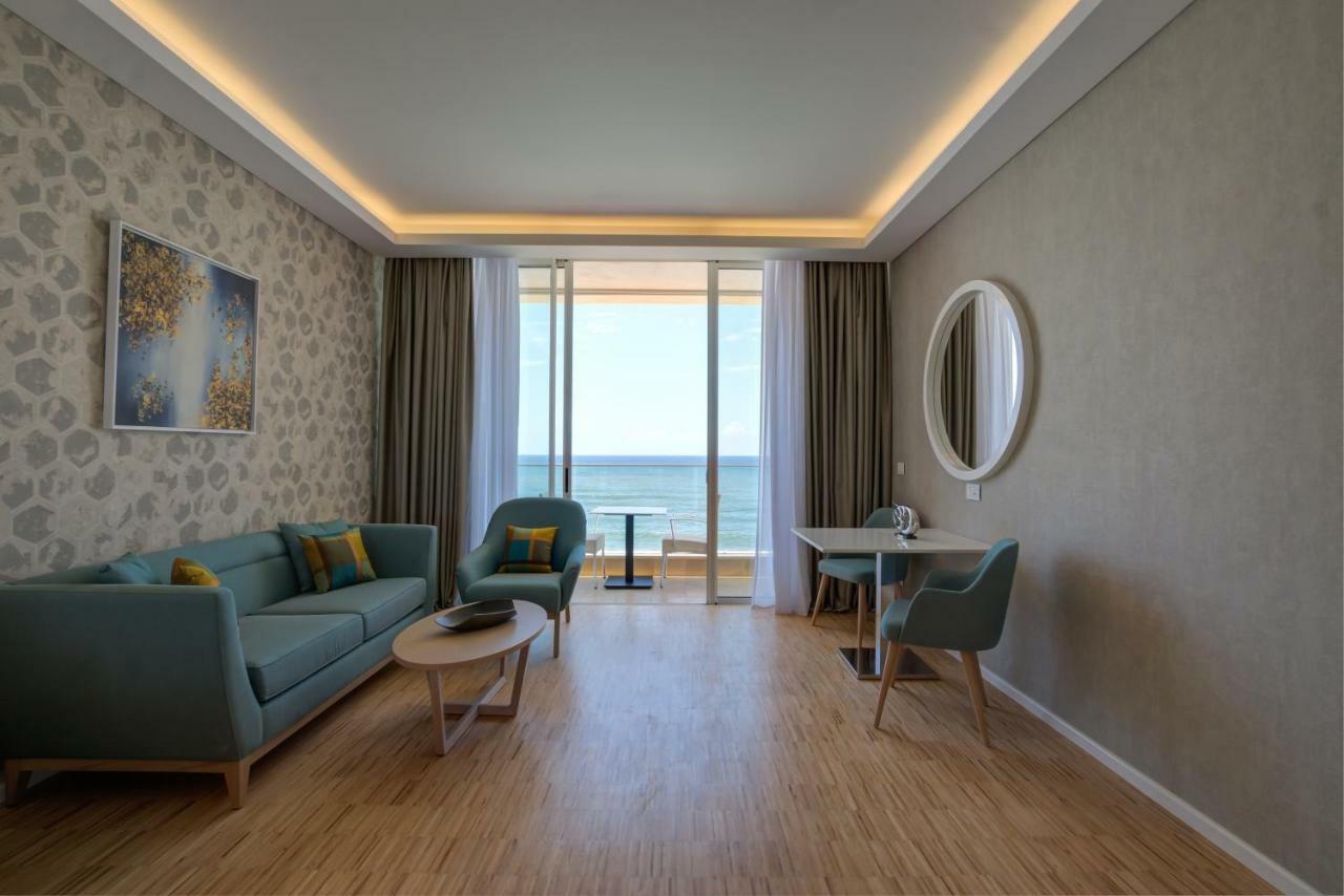 Lancaster Eden Bay Hotel Бейрут Екстериор снимка